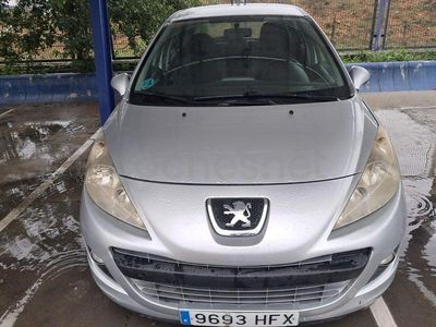 Usado Peugeot 207 Access 75 CV (55 kW) 2011 Gris / plata Berlina
