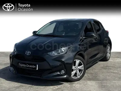 Usado Toyota Yaris Hybrid Active 116 CV (85 kW) 2025 Negro Berlina