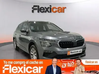 Usado Skoda Kamiq Selection 95 CV (69 kW) 2024 Gris SUV