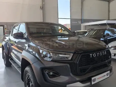 Nuevo Toyota HiLux Sport 204 CV (150 kW) 2025 Negro Pickup/Camioneta