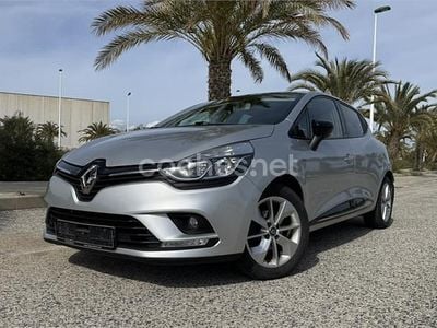 Usado Renault Clio IV Life 75 CV (55 kW) 2018 Gris / plata Berlina