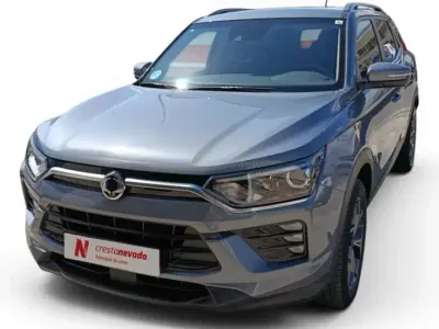 Usado SsangYong Korando 150 CV (110 kW) 2024 Gris SUV
