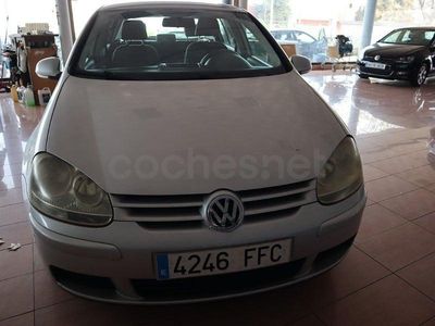 Usado VW Golf V 105 CV (77 kW) 2007 Gris / plata Berlina