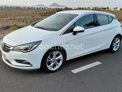 Usado Opel Astra Excellence 125 CV (91 kW) 2016 Blanco Berlina