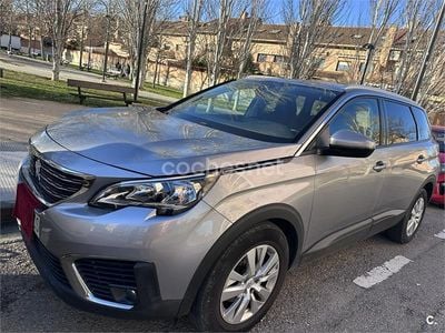 Usado Peugeot 5008 Active 130 CV (95 kW) 2019 Gris / plata SUV