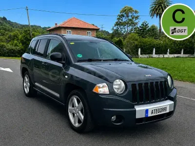 Usado Jeep Compass Limited 170 CV (125 kW) 2007 Gris / plata SUV