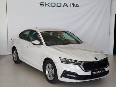 Usado Skoda Octavia Ambition 150 CV (110 kW) 2021 Blanco Berlina