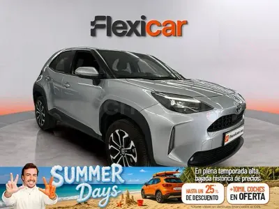 Usado Toyota Yaris Cross Active 116 CV (85 kW) 2022 Gris / plata SUV