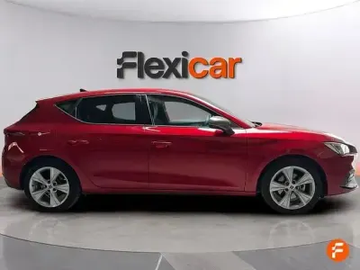 Usado Seat Leon FR 115 CV (84 kW) 2024 Rojo Berlina
