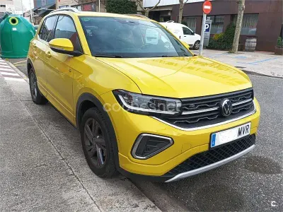 Usado VW T-Cross R-line 150 CV (110 kW) 2024 Amarillo SUV