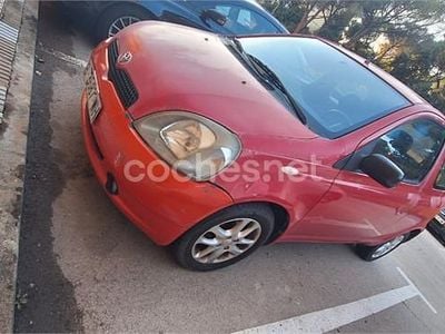 Rojo Usado 1999 Toyota Yaris Luna Berlina | 900 € (Buen precio)