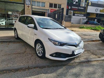 Toyota Auris Hybrid