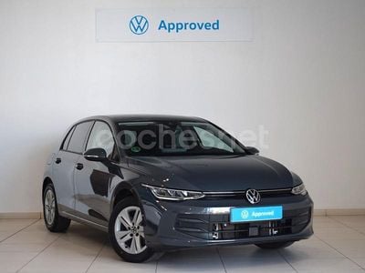 Usado VW Golf VIII 115 CV (84 kW) 2025 Gris / plata Berlina