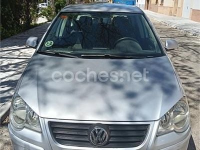 Usado VW Polo Edition 70 CV (51 kW) 2006 Gris / plata Utilitario