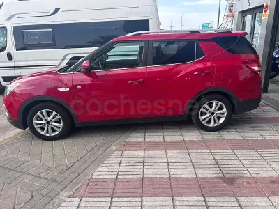 Usado SsangYong XLV Limited 115 CV (84 kW) 2016 Rojo SUV