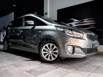 Usado Kia Carens 115 CV (84 kW) 2016 Gris / plata Monovolumen