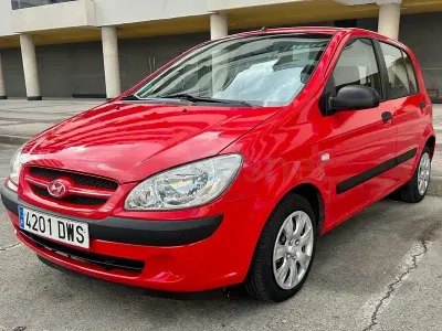 Usado Hyundai Getz 66 CV (48 kW) 2006 Rojo Utilitario