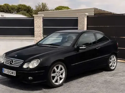Usado Mercedes C350 272 CV (200 kW) 2007 Negro Coupe
