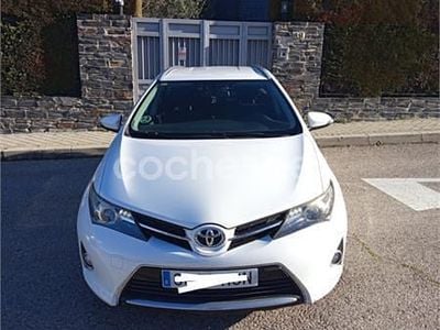 Usado Toyota Auris Live 124 CV (91 kW) 2013 Blanco Familiar