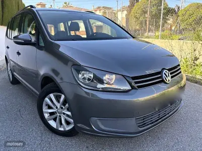 Usado VW Touran Highline 105 CV (77 kW) 2012 Gris Monovolumen