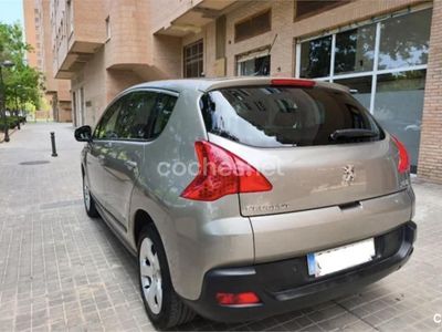 Beige Usado 2011 Peugeot 3008 Active Berlina | 4990 € (Precio justo)