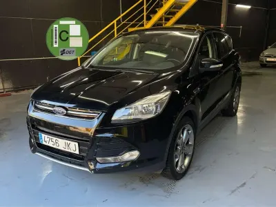 Usado Ford Kuga Titanium S 179 CV (131 kW) 2015 Negro SUV