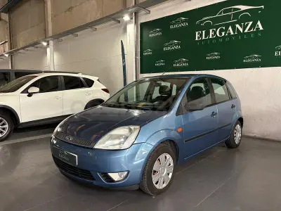 Usado Ford Fiesta Trend 68 CV (50 kW) 2003 Azul Utilitario