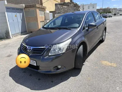 Używany Toyota Avensis Advance 126 KM (92 kW) 2010 Szary Sedan/Limuzyna