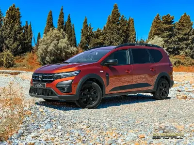 Usado Dacia Jogger Extreme 110 CV (80 kW) 2023 Naranja Monovolumen