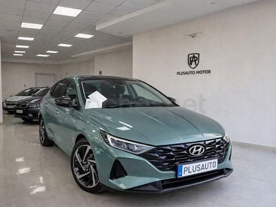 Usado Hyundai i20 100 CV (73 kW) 2024 Verde Utilitario