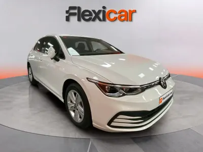 Usado VW Golf VIII 116 CV (85 kW) 2021 Blanco Berlina