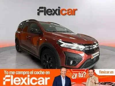Usado Dacia Jogger Expression 100 CV (73 kW) 2022 Marrón Monovolumen