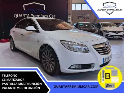 Usado Opel Insignia Cosmo 130 CV (95 kW) 2011 Blanco Berlina