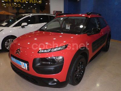 Usado Citroën C4 Feel 82 CV (60 kW) 2017 Rojo Berlina
