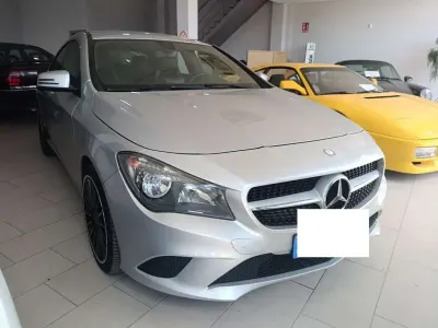 Usado Mercedes CLA200 136 CV (100 kW) 2016 Gris Coupe