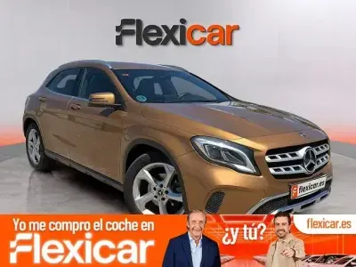 Usado Mercedes GLA200 Urban 136 CV (100 kW) 2017 Amarillo SUV