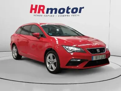 Usado Seat Leon FR 130 CV (95 kW) 2020 Rojo Familiar