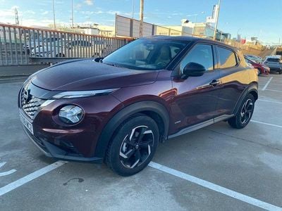 Rojo oscuro Usado 2022 Nissan Juke N-Connecta SUV | 23.190 € (Precio justo)