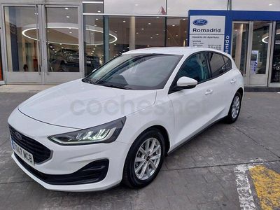 Usado Ford Focus Trend 120 CV (88 kW) 2022 Blanco Berlina