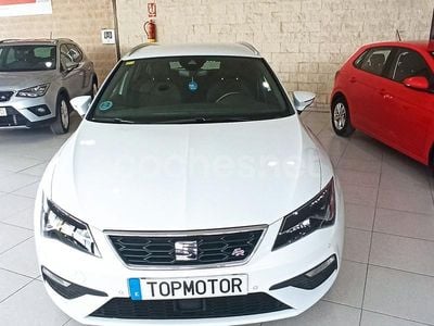 Usado Seat Leon FR 150 CV (110 kW) 2020 Blanco Familiar