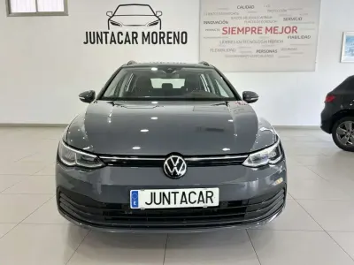 Begagnad VW Golf VIII 110 HK (80 kW) 2023 Grå Halvkombi
