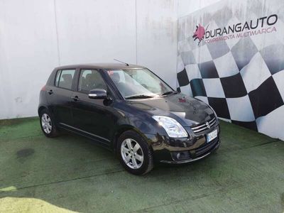 usado Suzuki Swift 1.3 Black and White