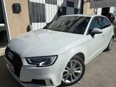 Usado Audi A3 Sportback 150 CV (110 kW) 2018 Blanco Utilitario