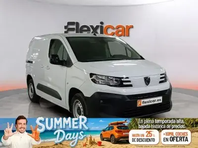 Usado Peugeot Partner Style 100 CV (73 kW) 2024 Blanco Monovolumen
