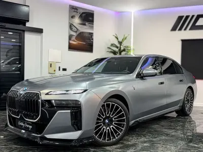 Usado BMW 740 M Sport 299 CV (219 kW) 2024 Gris Berlina