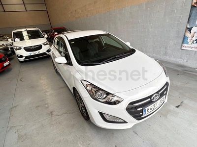 Blanco Usado 2015 Hyundai i30 GO! Berlina | 7900 € (Precio justo)
