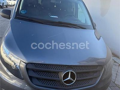 Gris / plata Usado 2019 Mercedes V200 Marco Polo Monovolumen | 21.500 €