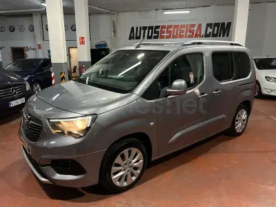 Usado Opel Combo Life Innovation 130 CV (95 kW) 2019 Gris / plata Monovolumen