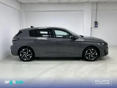 Käytetty Peugeot 308 Allure 130 HP (95 kW) 2024 Harmaa Sedan