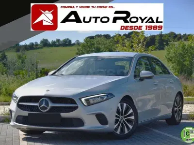 Usado Mercedes A200 150 CV (110 kW) 2020 Gris / plata Berlina